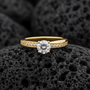 Anillo Solitario «Línea Brillante» Pavé Lateral Oro 18k