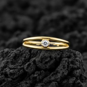 Anillo Solitario «Montura Ojo Curvo» Banda Dividida Oro 18k