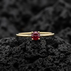 Anillo Solitario «Rubí Minimalista» Banda Fina Oro 18k