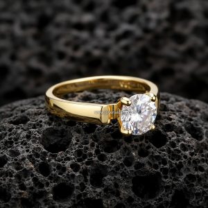 Anillo Solitario «Montura Bisel Parcial Lateral» Banda Ancha Oro 18k