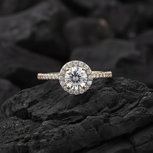 Anillo Solitario «Halo Clásico» Banda Pavé Oro 18k