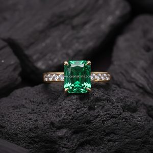 Anillo Esmeralda Verde «Banda Acentuada» Oro 18k