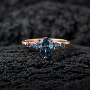 Anillo Cinco Piedras «Pera Azul Degrade» Oro Rosa
