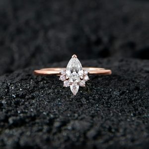 Anillo Pera «Racimo Floral Inferior» Oro Rosa