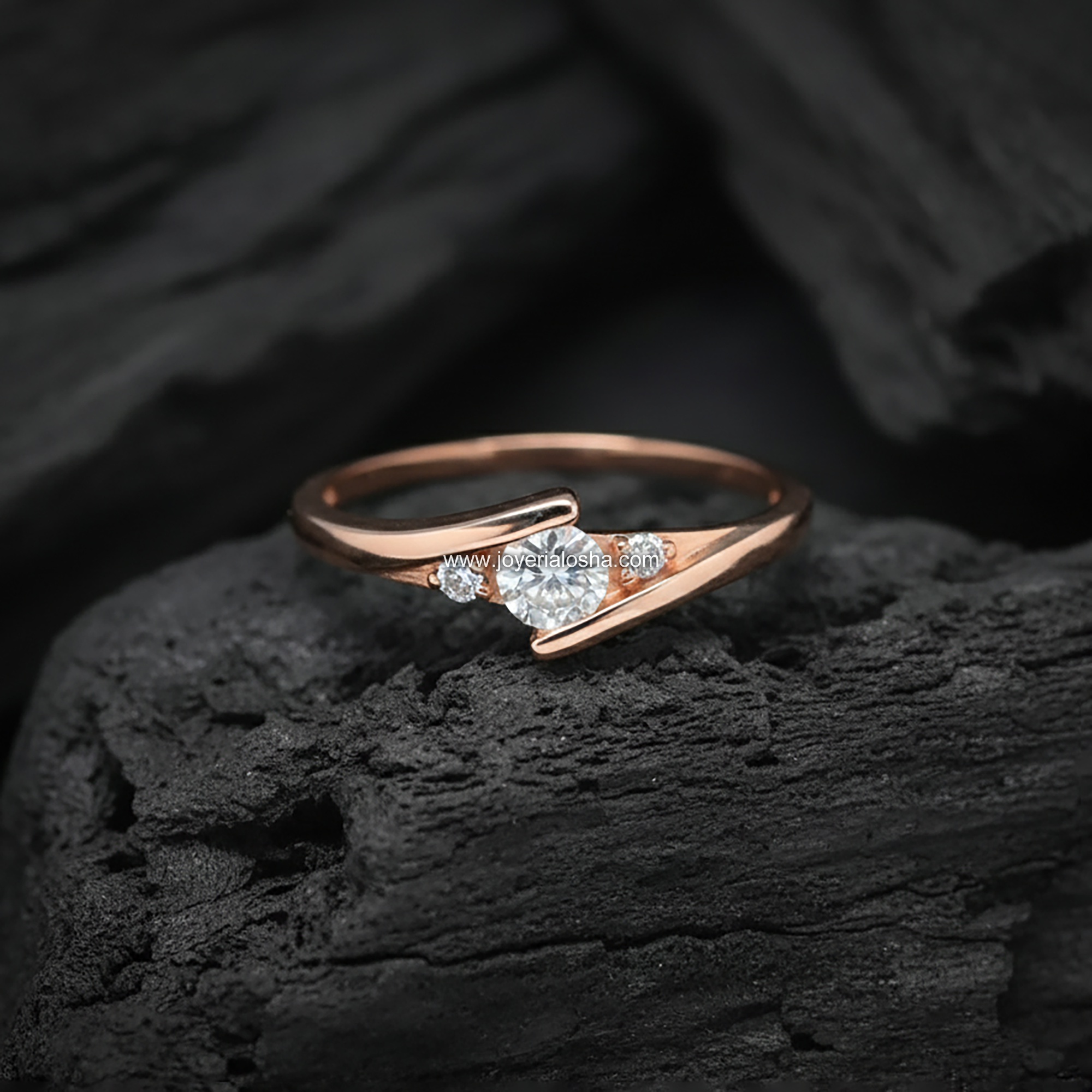 Anillo Tres Piedras "Tensión Asimétrica" Oro Rosa 18k