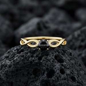 Anillo Solitario Redondo Negro «Banda Twist» Oro 18k