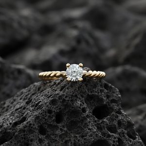 Anillo Solitario Redondo «Banda Trenzada» Oro 18k