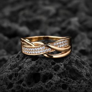 Anillo Ancho «Doble Banda Entrelazada Pavé» Oro 18k