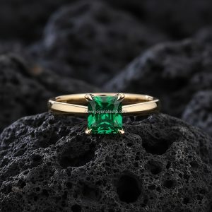 Anillo Solitario «Princesa Esmeralda» Oro 18k