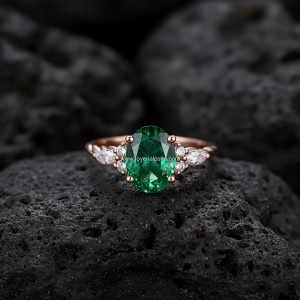 Anillo Ovalado «Esmeralda con Hojas Marquesa» Oro Rosa
