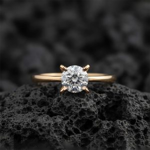 Anillo Solitario Redondo «Clásico Cuatro Garras» Oro 18k