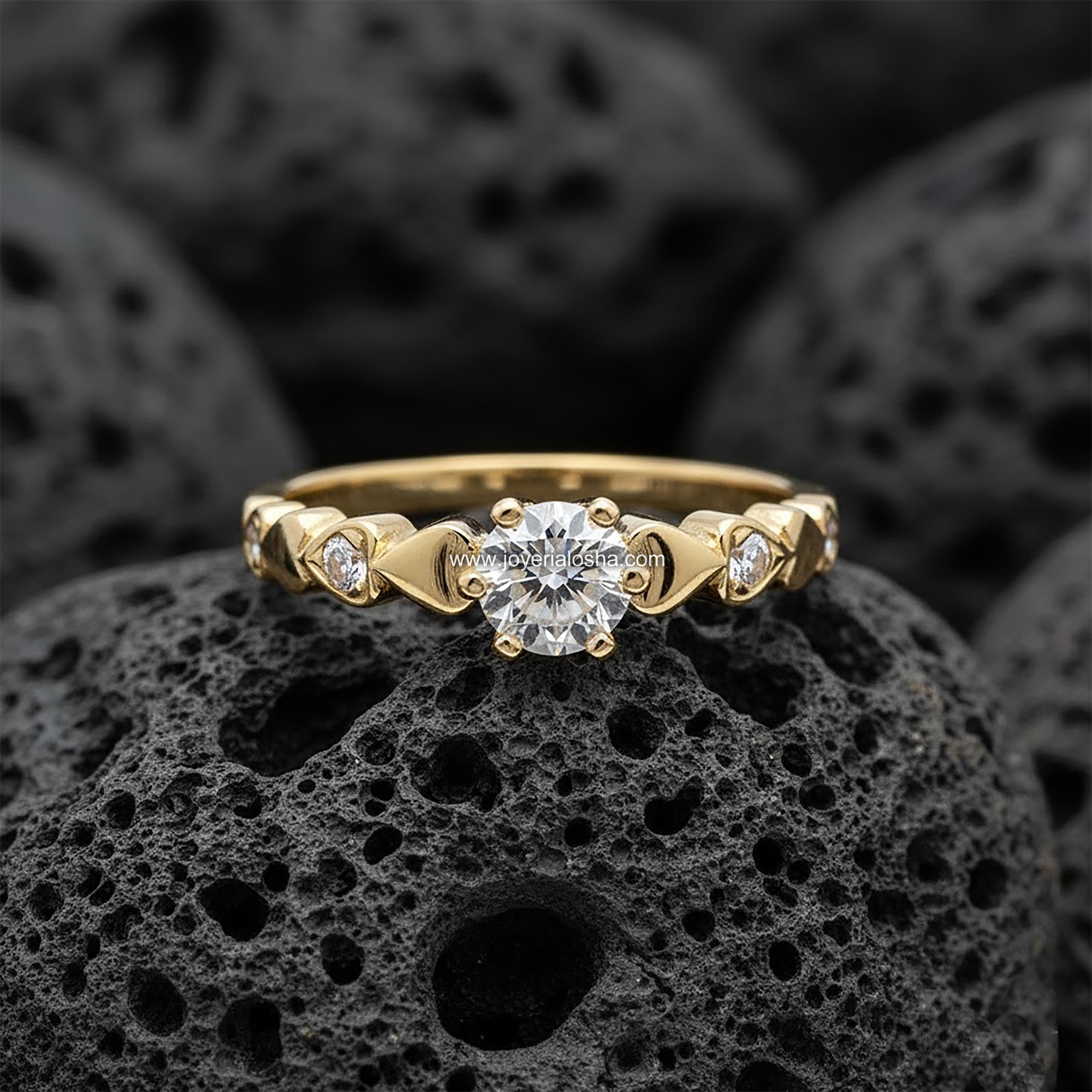 Anillo Solitario Redondo "Acentos Navette Geométrica" Oro 18k