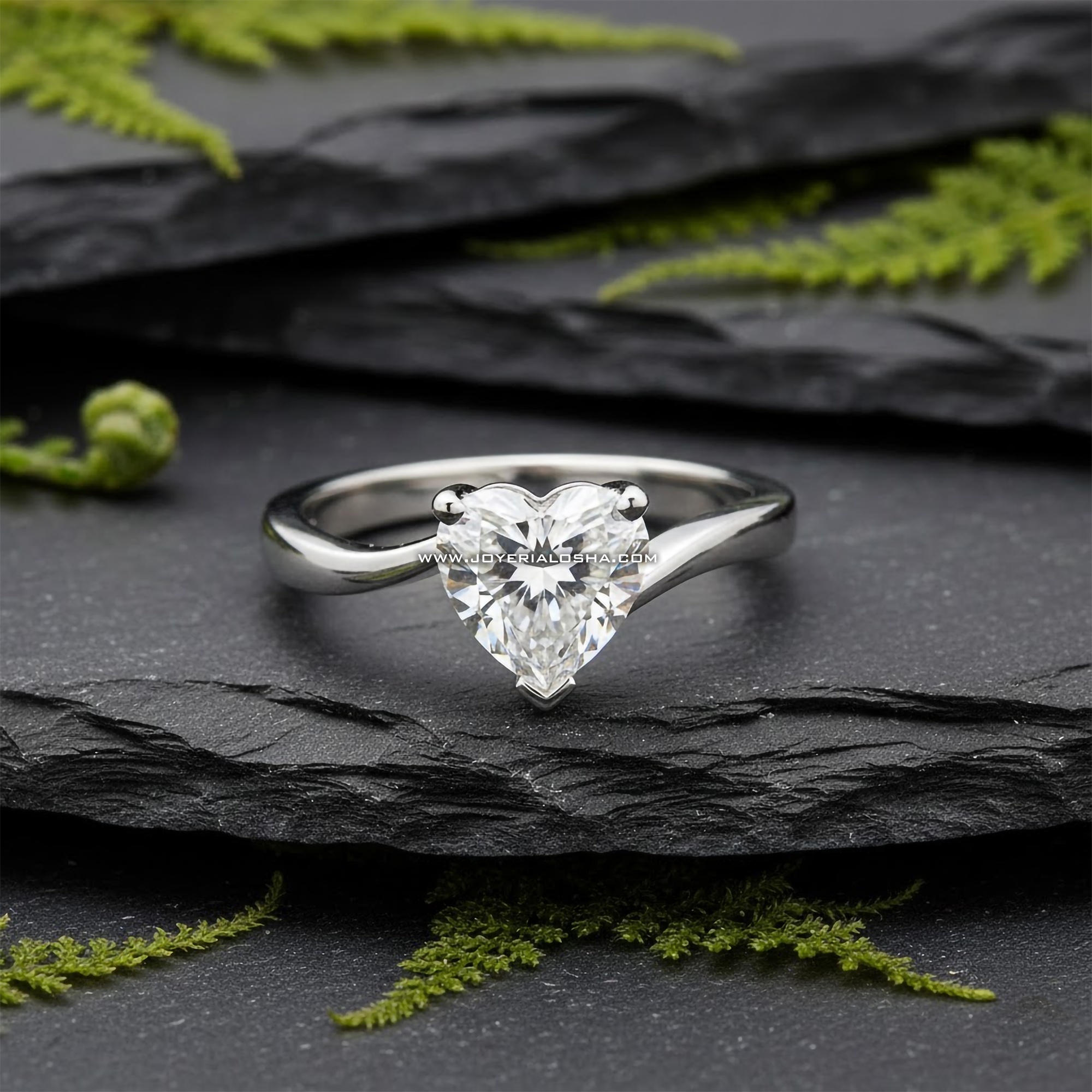 Anillo Solitario "Abrazo de Amor"