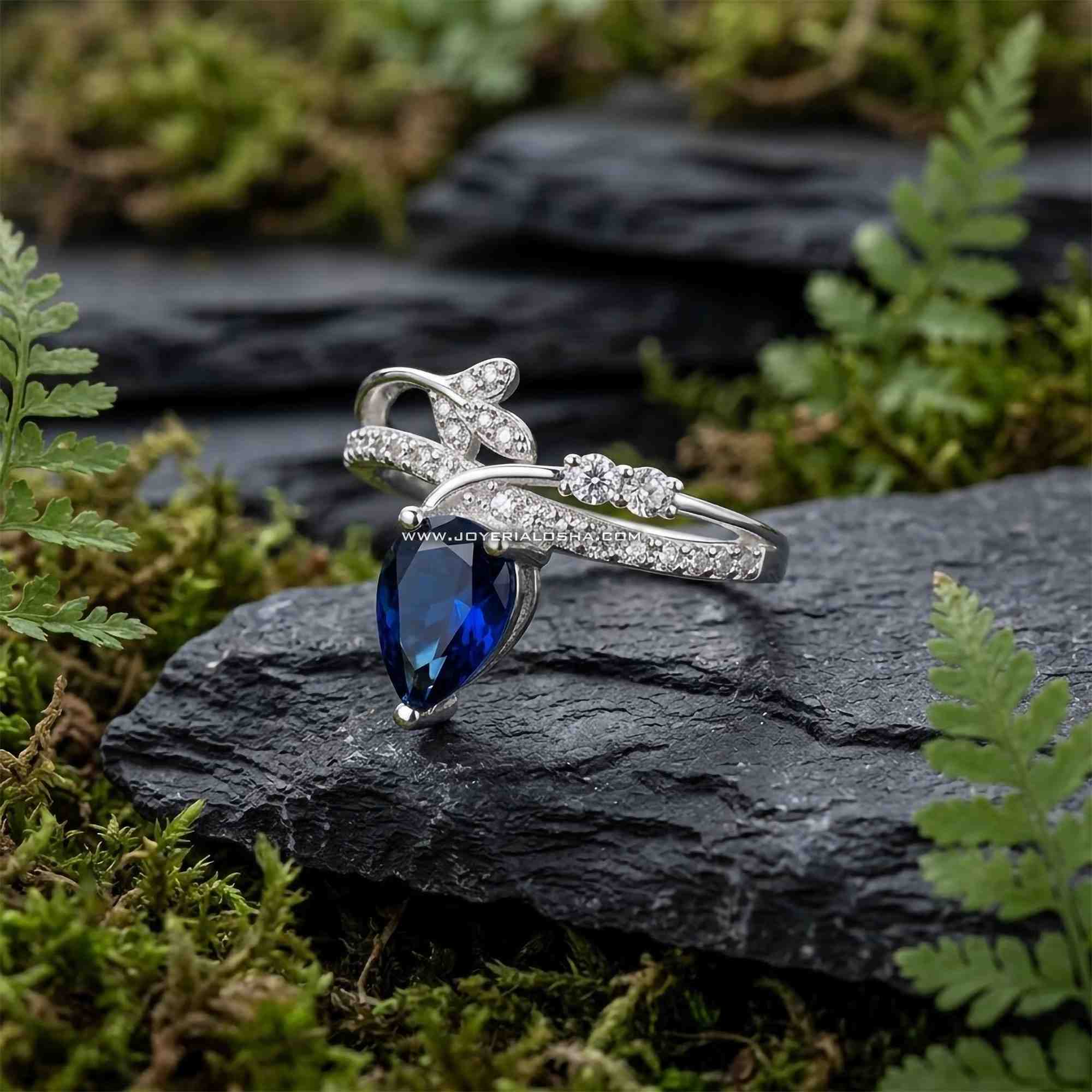 Anillo "Zafiro del Bosque".