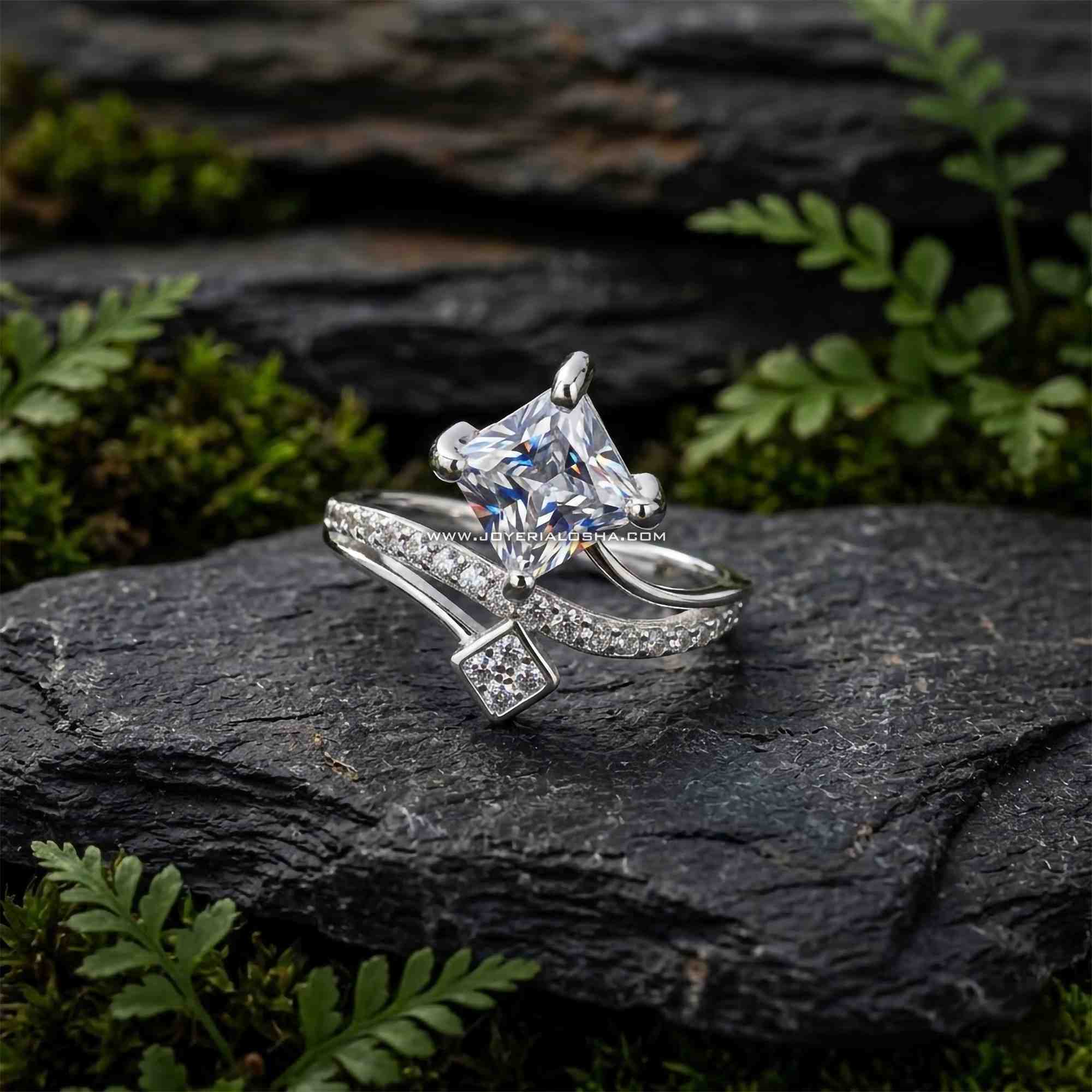 Anillo "Vórtice" en Plata .925