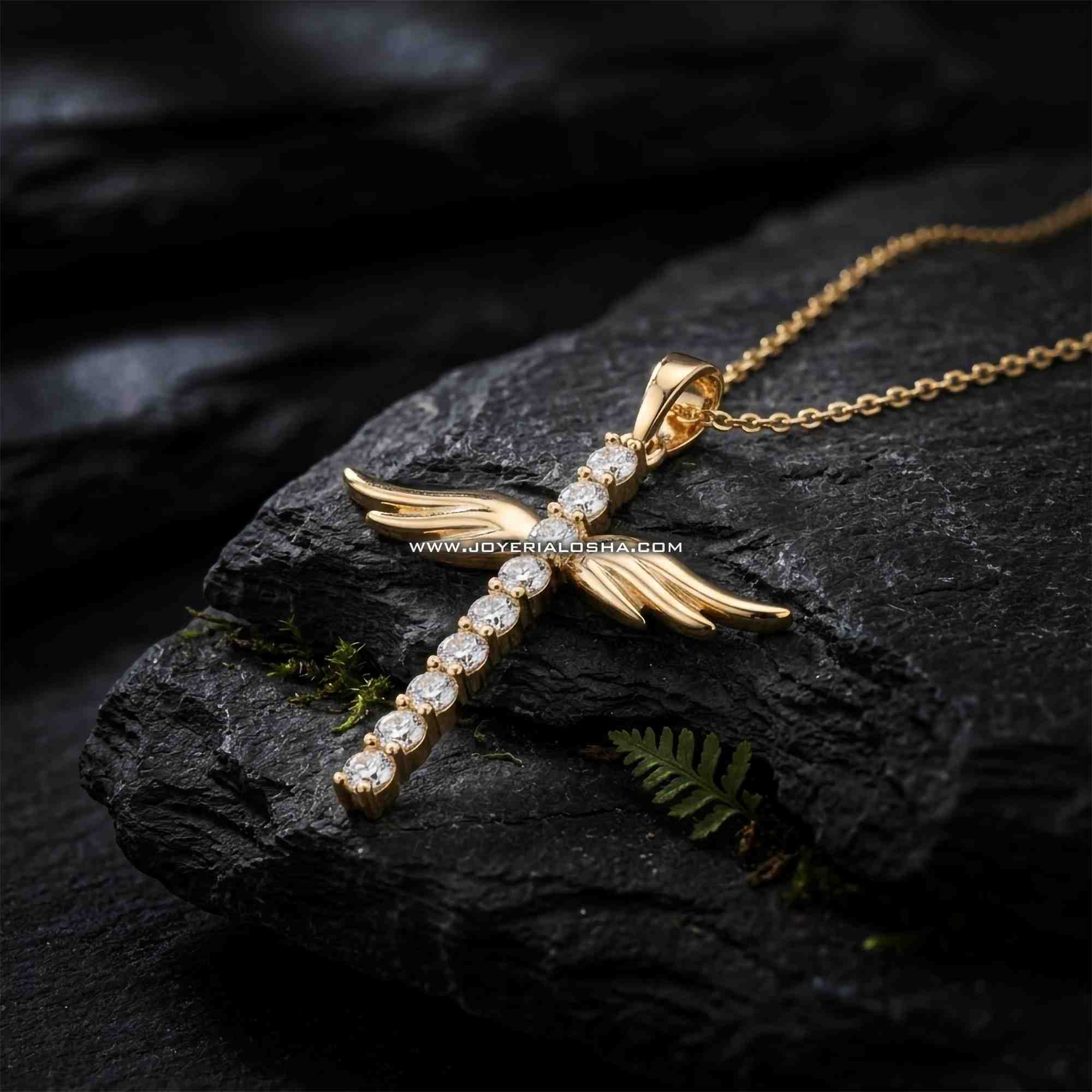 Dije Cruz con Alas en Oro 18k - "Amparo Celestial"