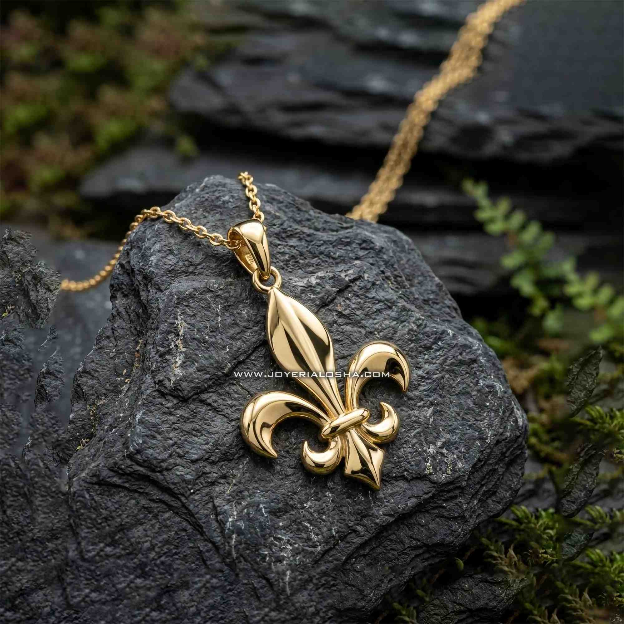 Dije Flor de Lis de Oro 18k Distinción Real