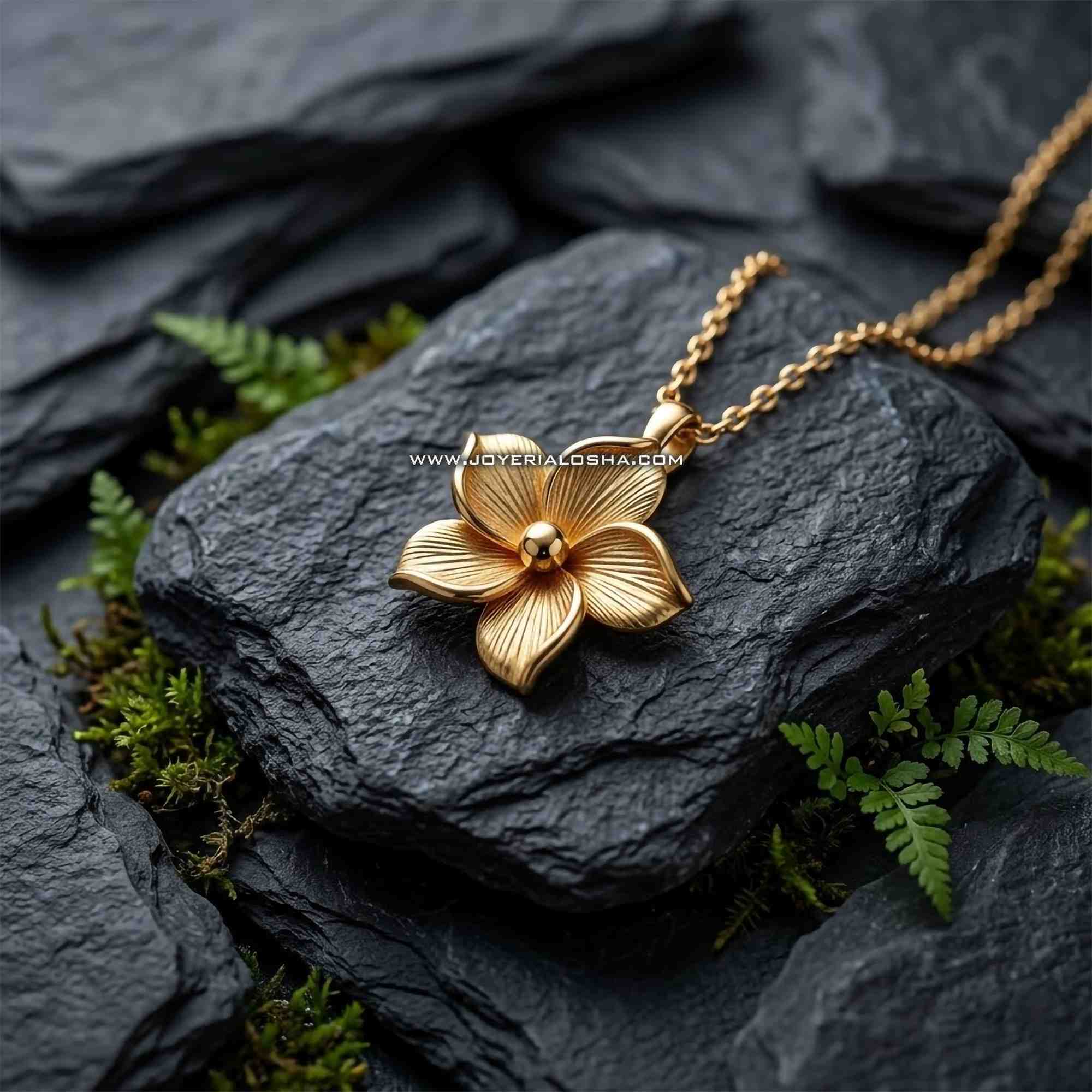 Dije Flor Exótica de Oro 18k Destello Natural