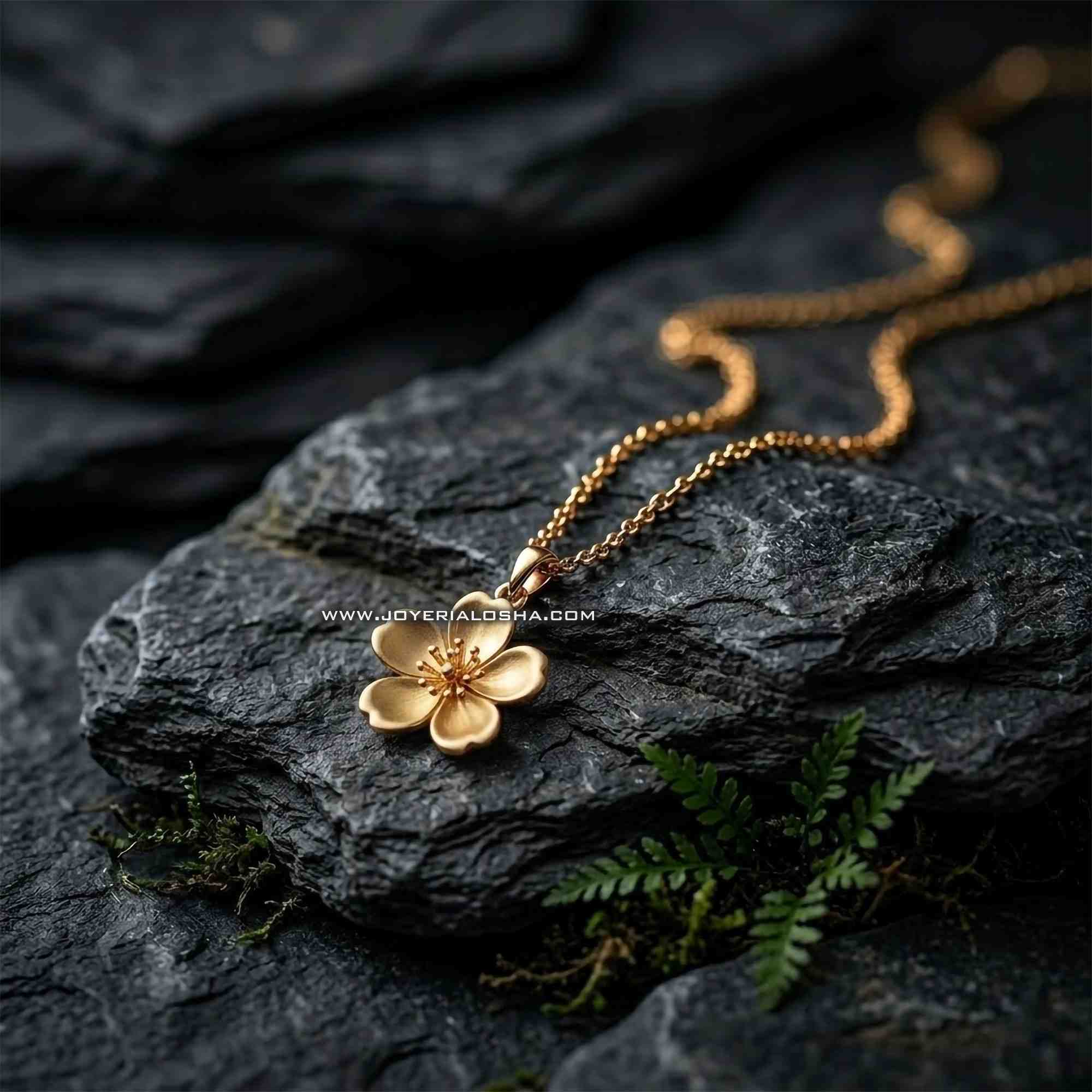 Dije Flor de Cerezo de Oro 18k Cerezo en Flor