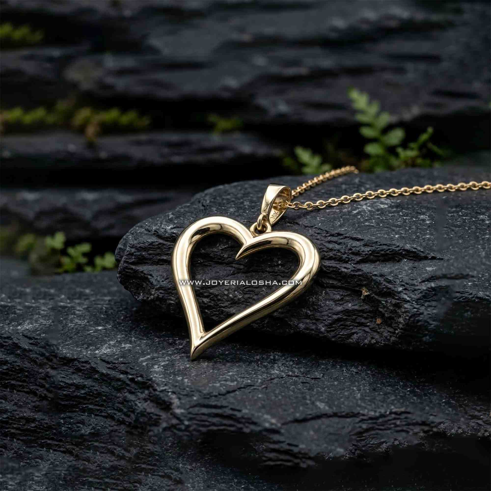 Dije de Oro 18k Corazón Calado Dinámico